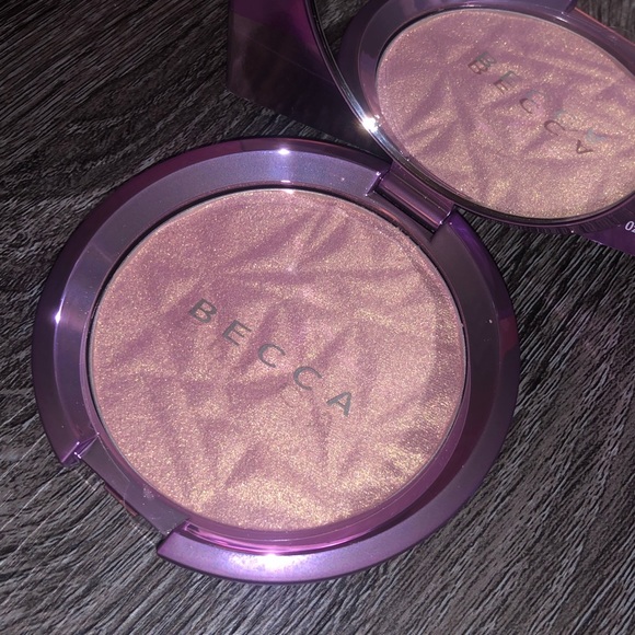 NIB NWT BECCA Limited Edition Shimmering Skin Perfector Lilac Geode Highlighter - Picture 11 of 12